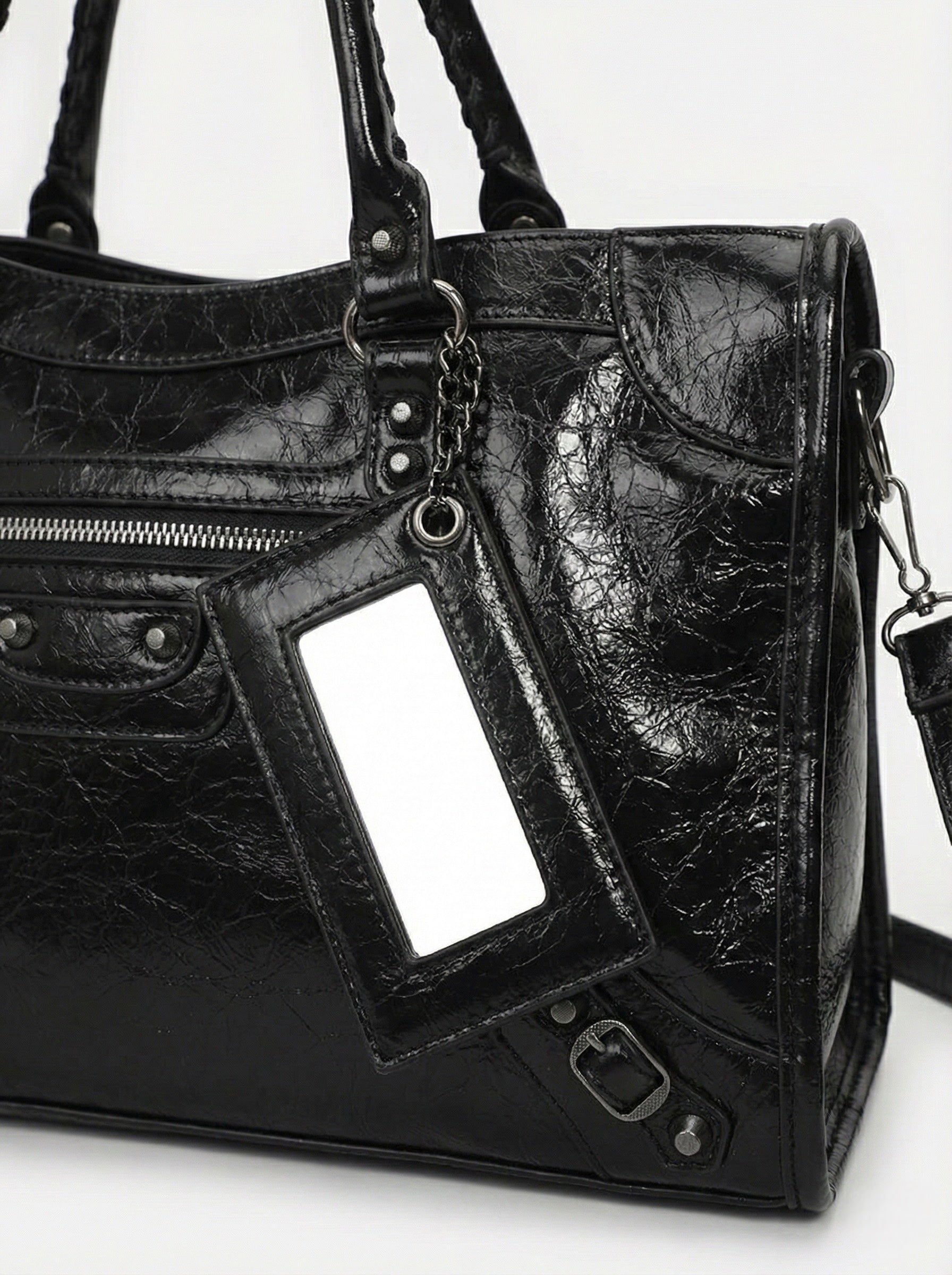 Carmela - Sac à main élégant avec un intérieur spacieux et un design minimaliste