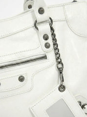 Carmela - Sac à main élégant avec un intérieur spacieux et un design minimaliste