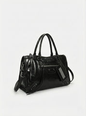 Carmela - Sac à main élégant avec un intérieur spacieux et un design minimaliste