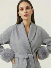 Céline | Manteau ceinturé à poignets en fausse fourrure