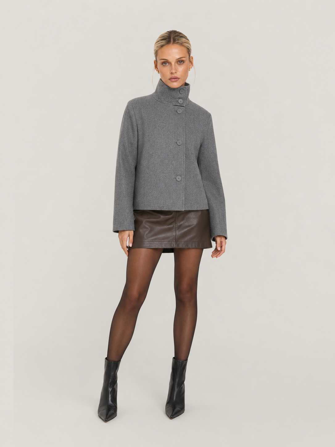 Martha | High-Neck Buttoned Jacket