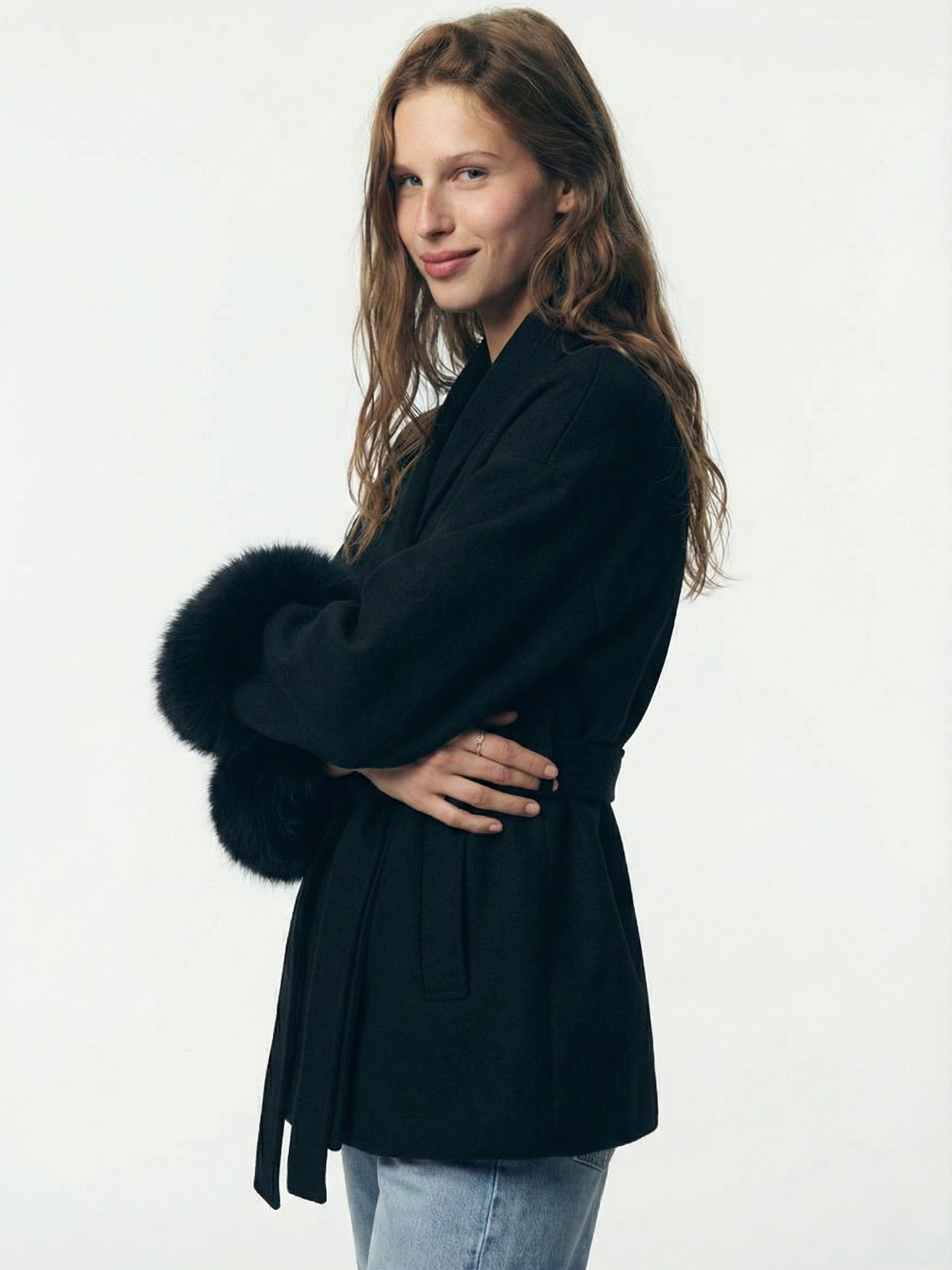 Céline | Manteau ceinturé à poignets en fausse fourrure