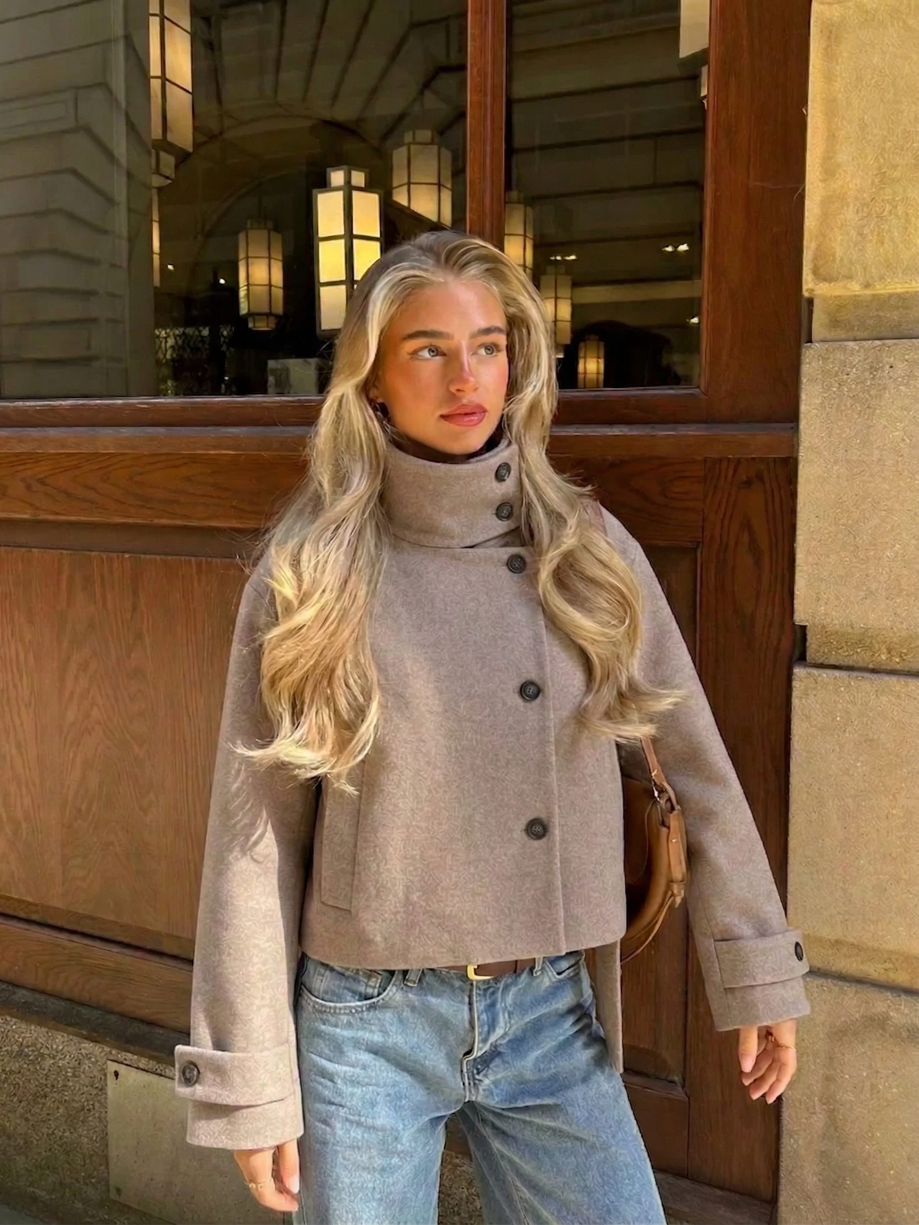 Angela | High-Neck Button Jacket