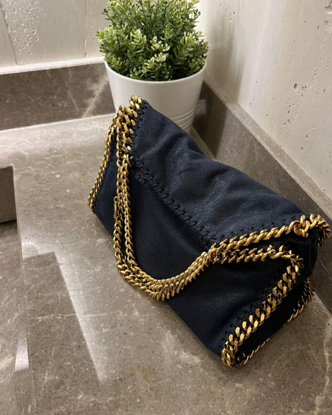 seame-emma-large-handbag-with-elegant-chain-handle-for-women-black-gold-8886416.jpg