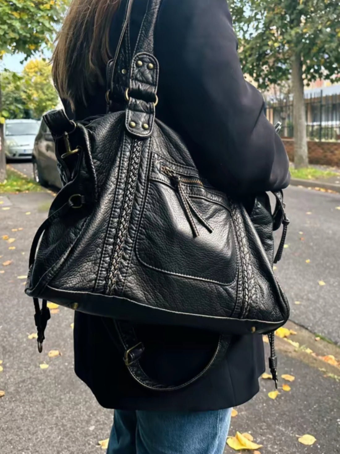 Arabell Black Shoulder Bag for Women in High-Quality Vegan Leather, Stylish & Versatile